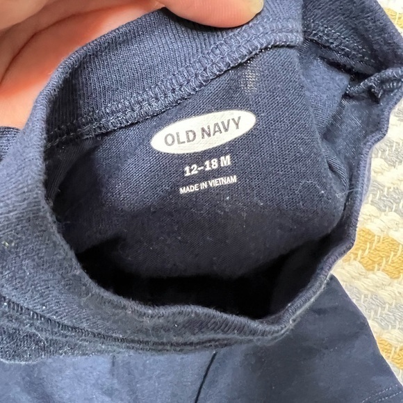 Old Navy baby graphic tee - Picture 3 of 4